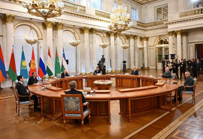 Türkmenistanyň Prezidenti GDA ýurtlarynyň döwlet Baştutanlarynyň resmi däl duşuşygyna gatnaşdy Türkmenistanyň Prezidenti GDA ýurtlarynyň döwlet Baştutanlarynyň resmi däl duşuşygyna gatnaşdy