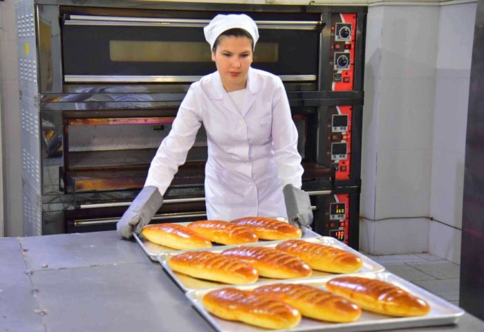 Пекарня этрапа Керки выпустила более 1 тыс. тонн хлеба