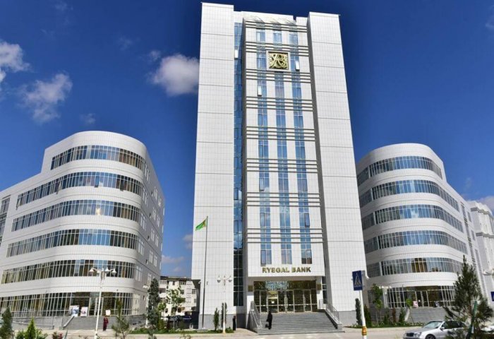 Türkmenistan bankalarının sağladıkları kredilerin toplam bakiyesi 88,490 milyar manatı aştı 