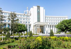 В Туркменистане назначены и освобождены от должностей хякимы ряда этрапов