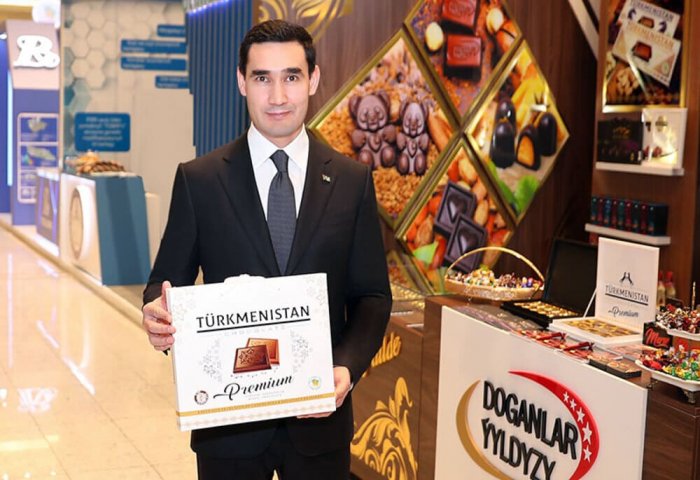 Turkmen President Visits Exhibition Demonstrating Achievements of Domestic Businesses