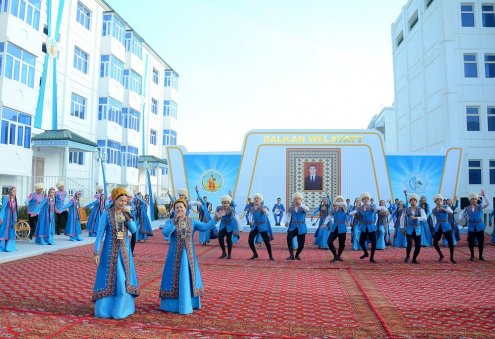 В городе Туркменбаши построят новые жилые дома