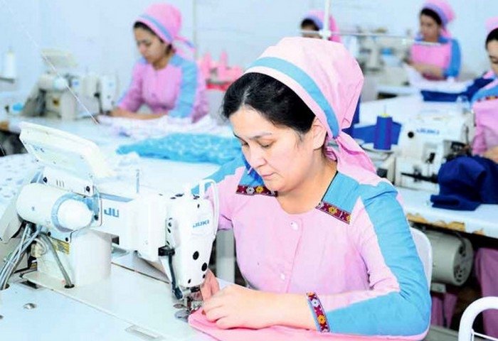 Объем производства Туркменабадской швейной фабрики превысил 52,2 млн манатов