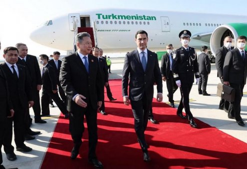 Türkmenistan Devlet Başkanı, çalışma ziyaretiyle Çin'e gitti