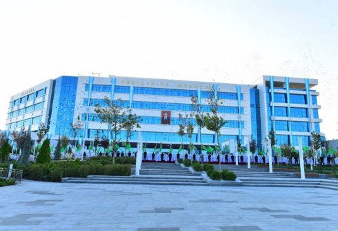 Serdar Berdimuhamedov Attends Opening of New Medical Centers