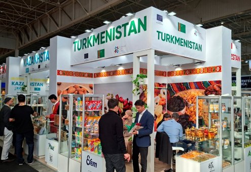 Туркменские производители продуктов питания приняли участие в выставке SIAL Paris