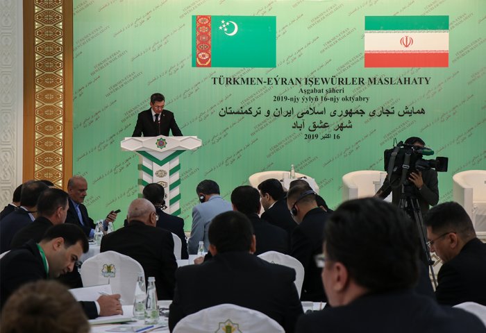 Расширение товарного оборота стало главной темой туркмено-иранского бизнес форума