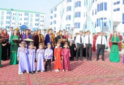 Aşkabat'ın Büzmeyin ilçesıinde 15 konut hizmete açıldı