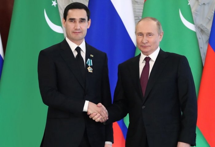 Putin, Serdar Berdimuhamedov'un Türkmenistan'ı ziyaret etme davetini kabul etti