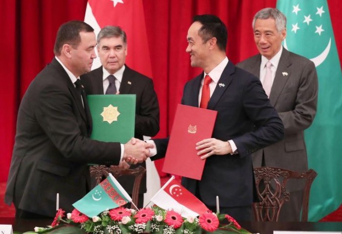 Türkmenistan bilen Singapur salgyt we wiza ylalaşyklaryna gol çekişdi