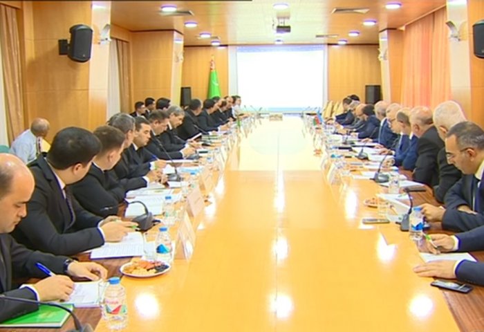 Ashgabat Hosts Meeting to Discuss Development of Turkmen-Azerbaijani Dostluk Field