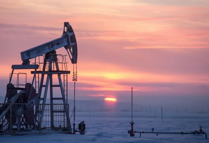 Oil Prices Edge Higher as China Eases Its COVID-19 Restrictions