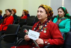 Жительницам Туркменистана вручат денежные подарки по случаю Международного женского дня