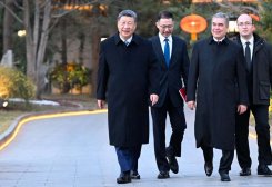 Gurbanguly Berdimuhamedow Si Szinpine Türkmenistana gelmek baradaky çakylygy gowşurdy