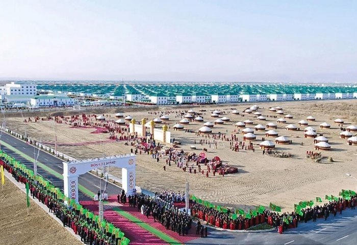 “Altyn asyr” Türkmen kölüniň töwereginde täze döwrebap oba gurulýar