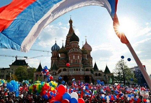 Türkmenistanyň Prezidenti Russiýa Federasiýasynyň ýolbaşçylaryny Russiýanyň güni bilen gutlady