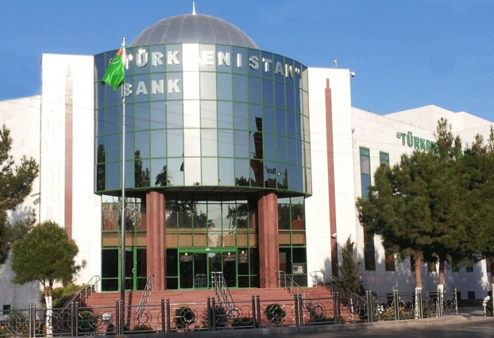Turkmen Banks Incentivize Customers to Pay Cashless With Cashback Service