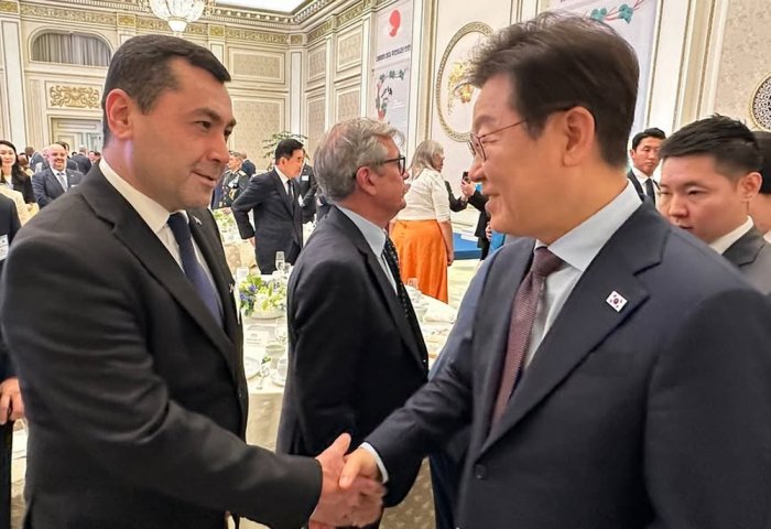 Türkmen ilçisi Koreýa Respublikasynyň Prezidenti bilen duşuşdy Türkmen ilçisi Koreýa Respublikasynyň Prezidenti bilen duşuşdy