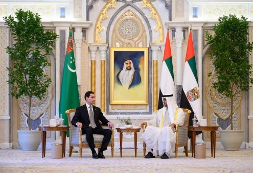 Президент Туркменистана встретился с лидером ОАЭ в Абу-Даби