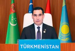Serdar Berdimuhamedow Hazarüsti ulag geçelgesiniň kuwwatyny artdyrmagyň ähmiýetini nygtady
