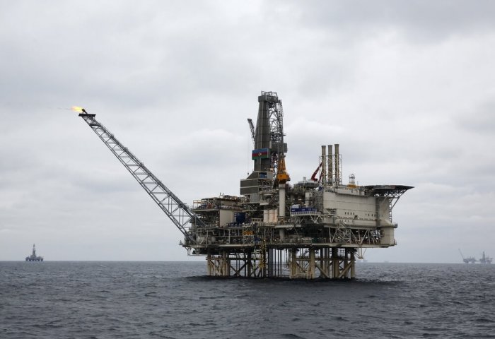 Азербайджан обнаружил новые запасы газового конденсата в Каспийском море