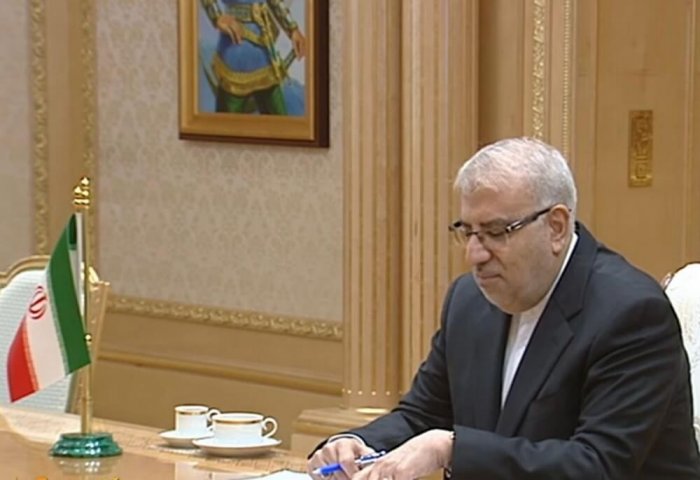 Turkmen President Meets Iranian Petroleum Minister, Discusses Energy Ties