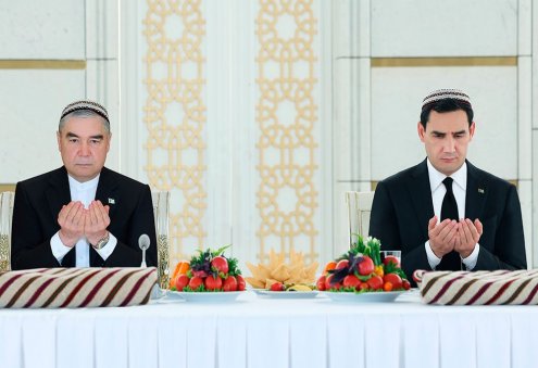 Sadaqa Held in Turkmenistan to Mark 33rd Independence Anniversary