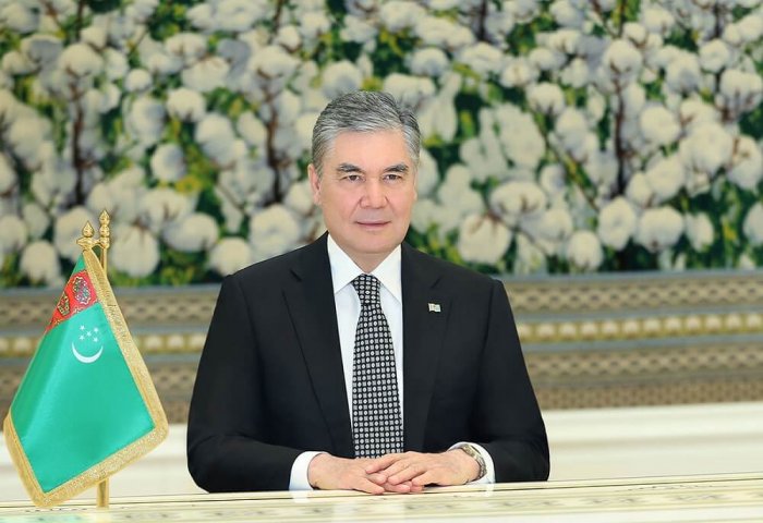 Президент Туркменистана принял министра экономики, торговли и промышленности Японии
