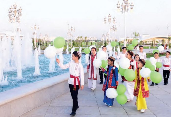 Türkmenistan’da yeni parkın açılışı yapıldı