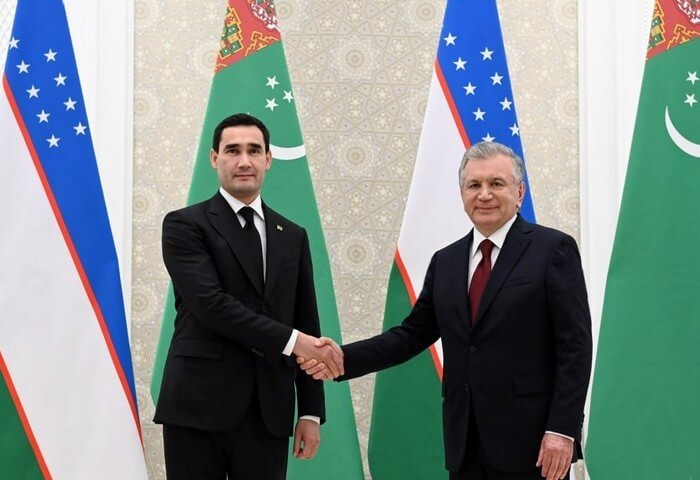 Президент Узбекистана поздравил президента Туркменистана с днем рождения