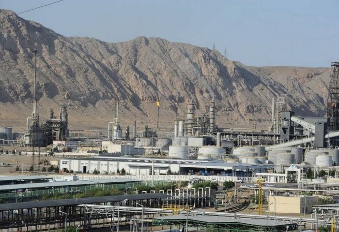 Türkmenistan Devlet Başkanı, yeni hidrokarbon işleme tesislerini kurma talimatı verdi