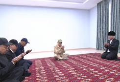 National Leader of Turkmen People Honors the Departed on Remembrance Day