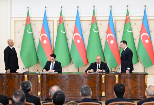 Türkmenistan bilen Azerbaýjan hyzmatdaşlygy ösdürmek boýunça birnäçe resminamalara gol çekdi