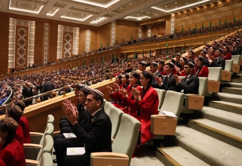 Gurbanguly Berdimuhamedow ýaşlar barada döwlet syýasatyny durmuşa geçirmekdäki wezipeleri kesgitledi