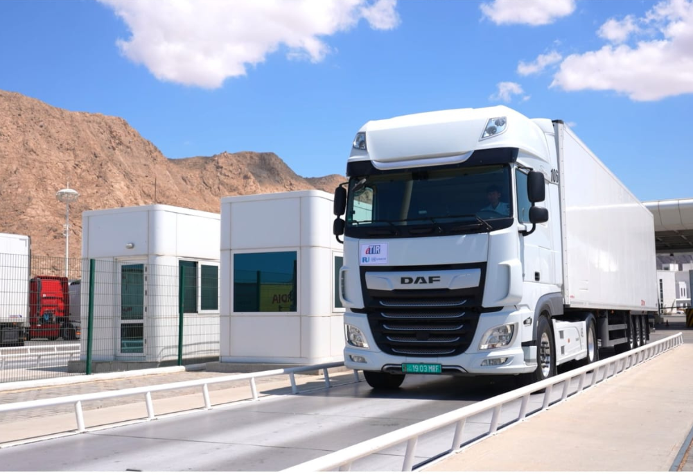 Türkmenistan bilen Azerbaýjanyň arasynda “e-TIR” ulgamy arkaly amala aşyrylan awtoulag ýük daşamasy (Surat: Türkmenistanyň Döwlet gümrük gullugy)
