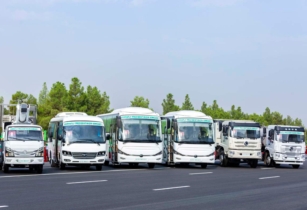 Vehicles gifted to the Turkmen State Institute of Architecture and Construction