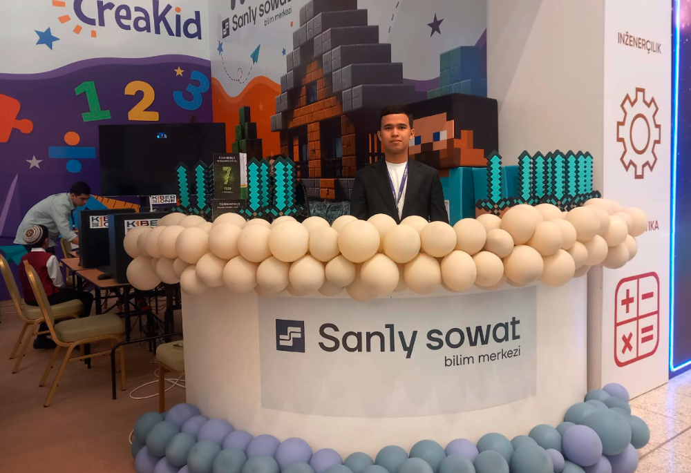 The Sanly Sowat educational center’s stand at the “Kids Expo 2026: Everything for Children” exhibition-fair. Ashgabat, Turkmenistan, Aug. 19–22, 2026 (Photo: BT)
