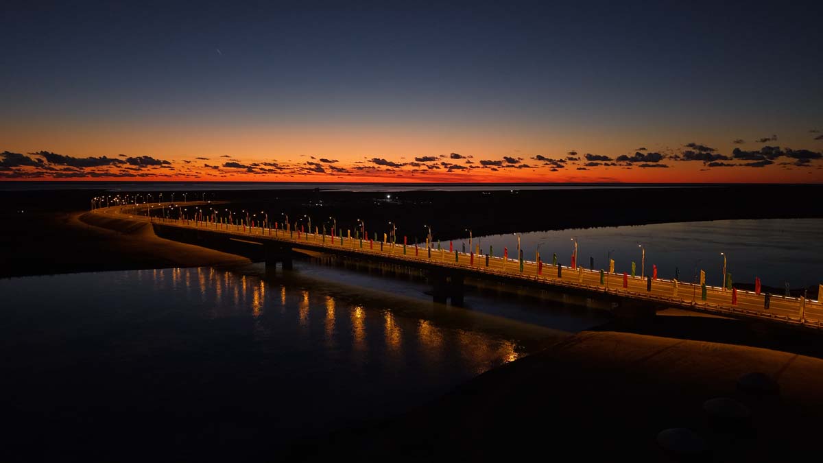Garabogazköl aýlagynyň üstünden geçýän awtomobil köprüsi, Balkan welaýaty, Türkmenistan