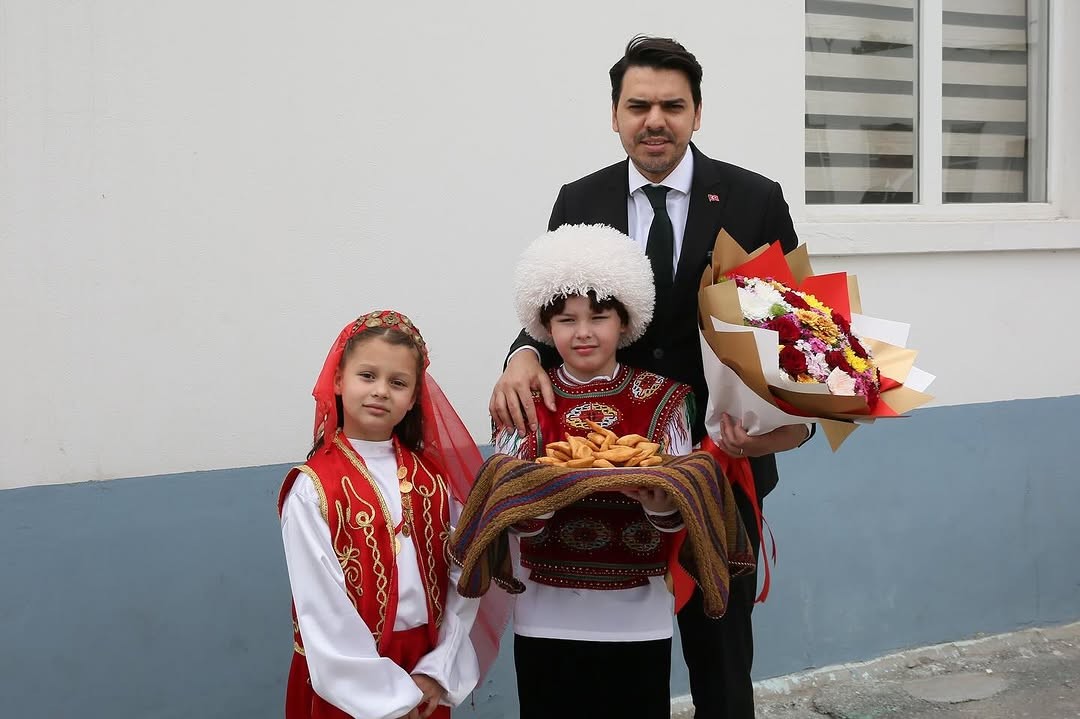 Председатель Управления по делам турок за рубежом и родственных общин Абдуллах Эрен, 7 апреля, 2025 г., Ашхабад, Туркменистан (Фото: Insagram Абдуллаха Эрена)