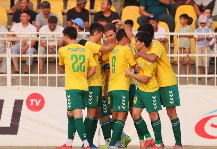 “Ahal” – “Regar-TadAZ” oýundan bir pursat, 2025-nji ýylyň 13-nji awgusty, Tursunzade, Täjigistan (Surat: TDH)