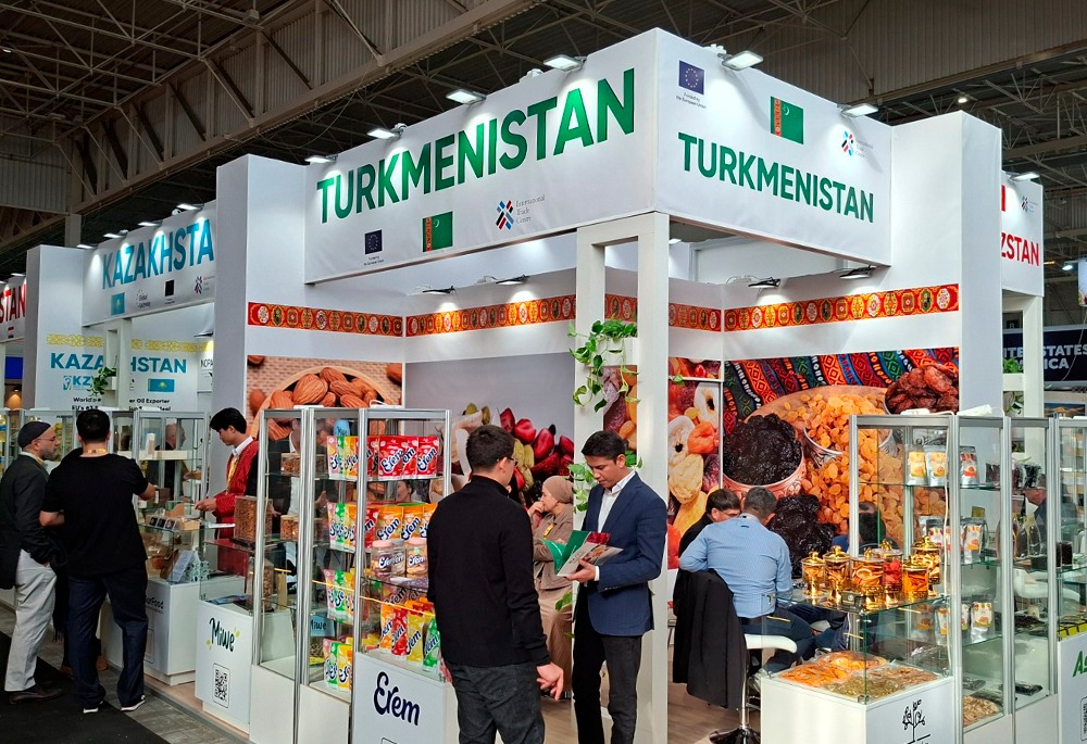Туркменские производители продуктов питания приняли участие в выставке SIAL Paris